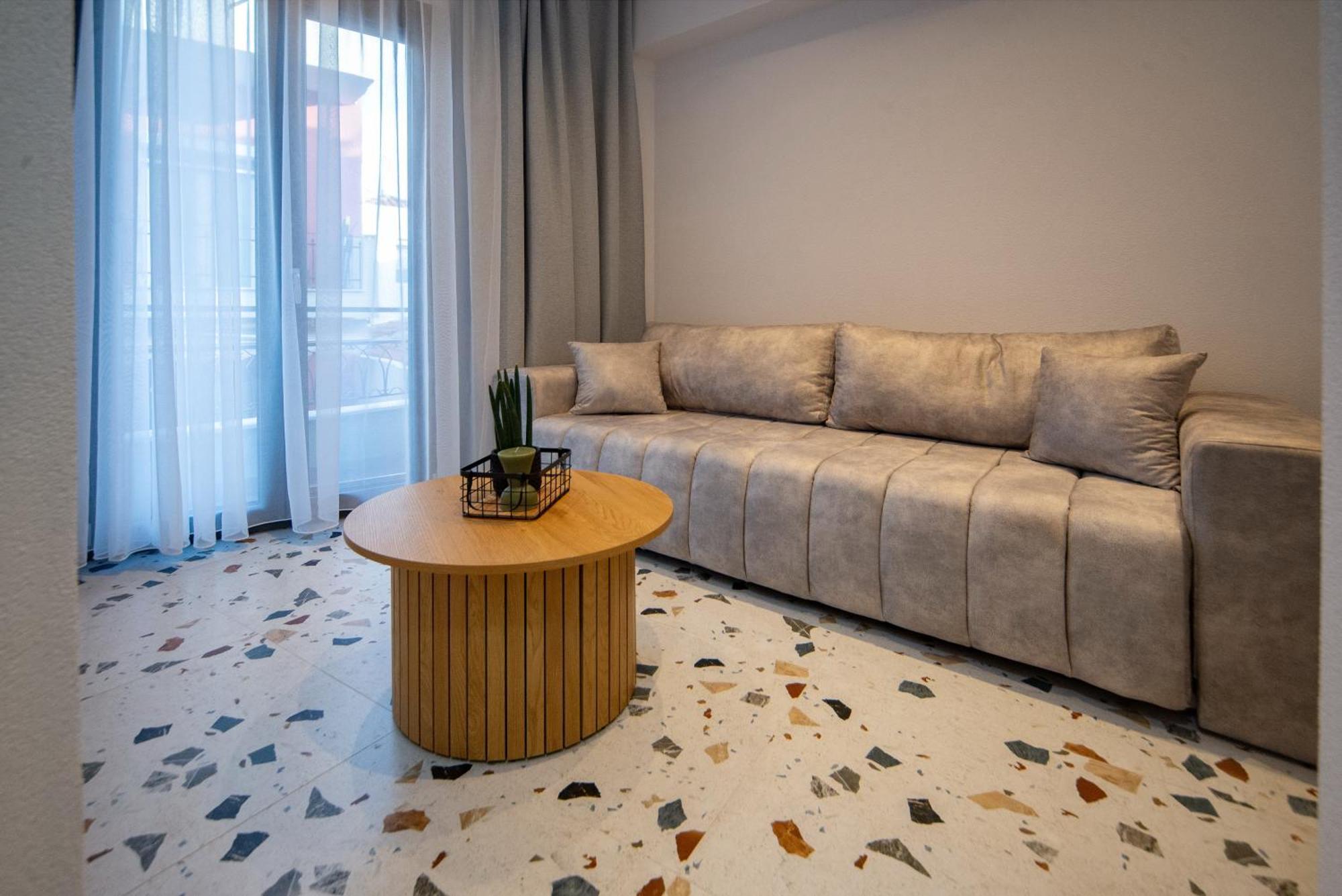 Antiqua Apartment Kavála ภายนอก รูปภาพ